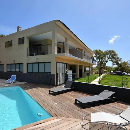 Villa Casanota De 200m2 Avec Piscine Privee *