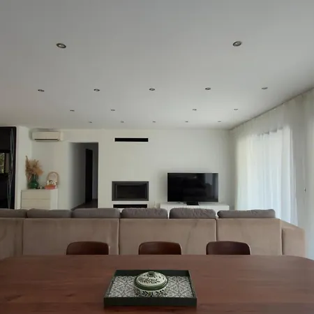 Casanota De 200m2 Avec Piscine Privee Villa *