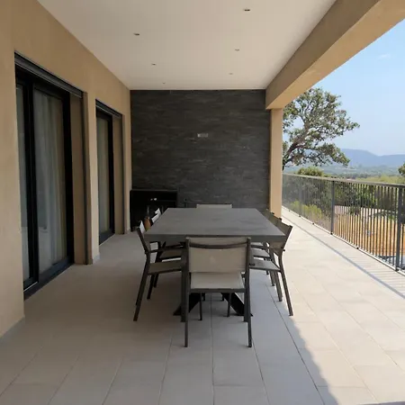 Villa Casanota De 200m2 Avec Piscine Privee *
