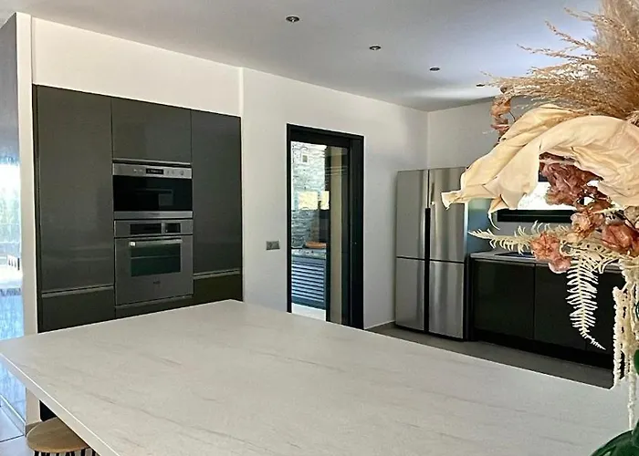 Villa Casanota De 200m2 Avec Piscine Privee Porto-Vecchio (Corsica)